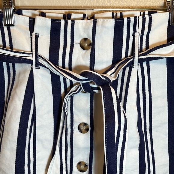 *3/$15* FOREVER 21 Striped Button Skirt - Picture 4 of 11